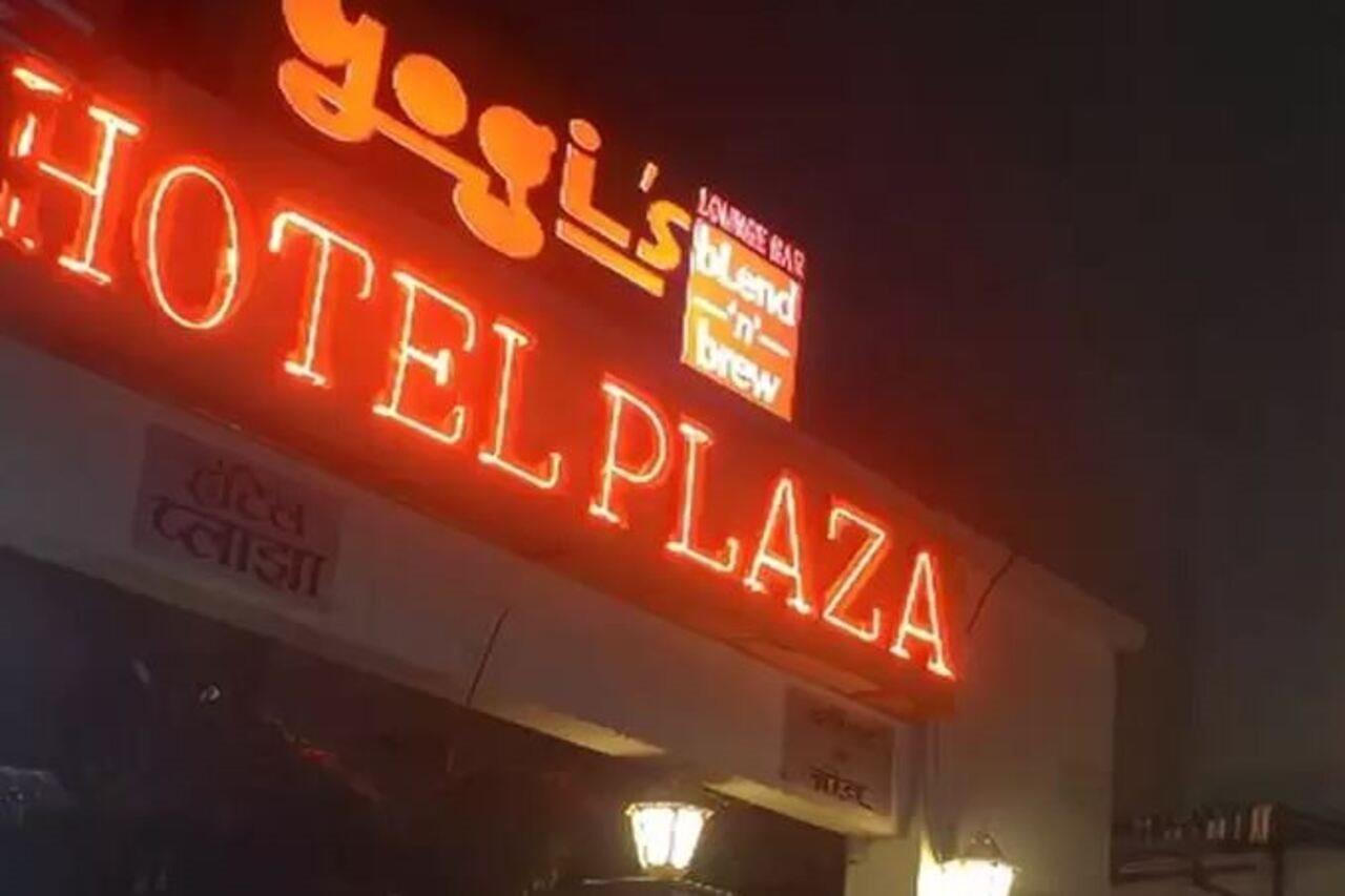 Hotel Plaza Mumbai Dış mekan fotoğraf