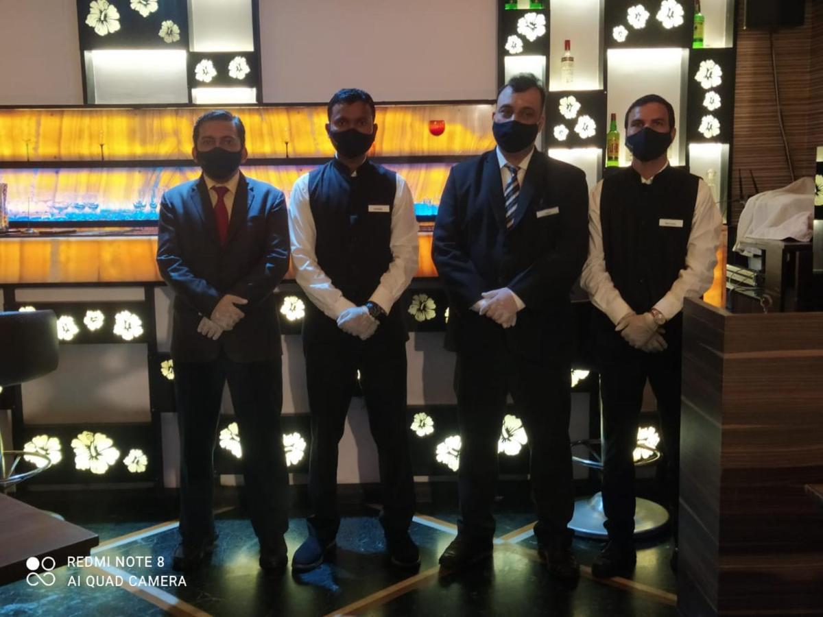 Hotel Plaza Mumbai Dış mekan fotoğraf