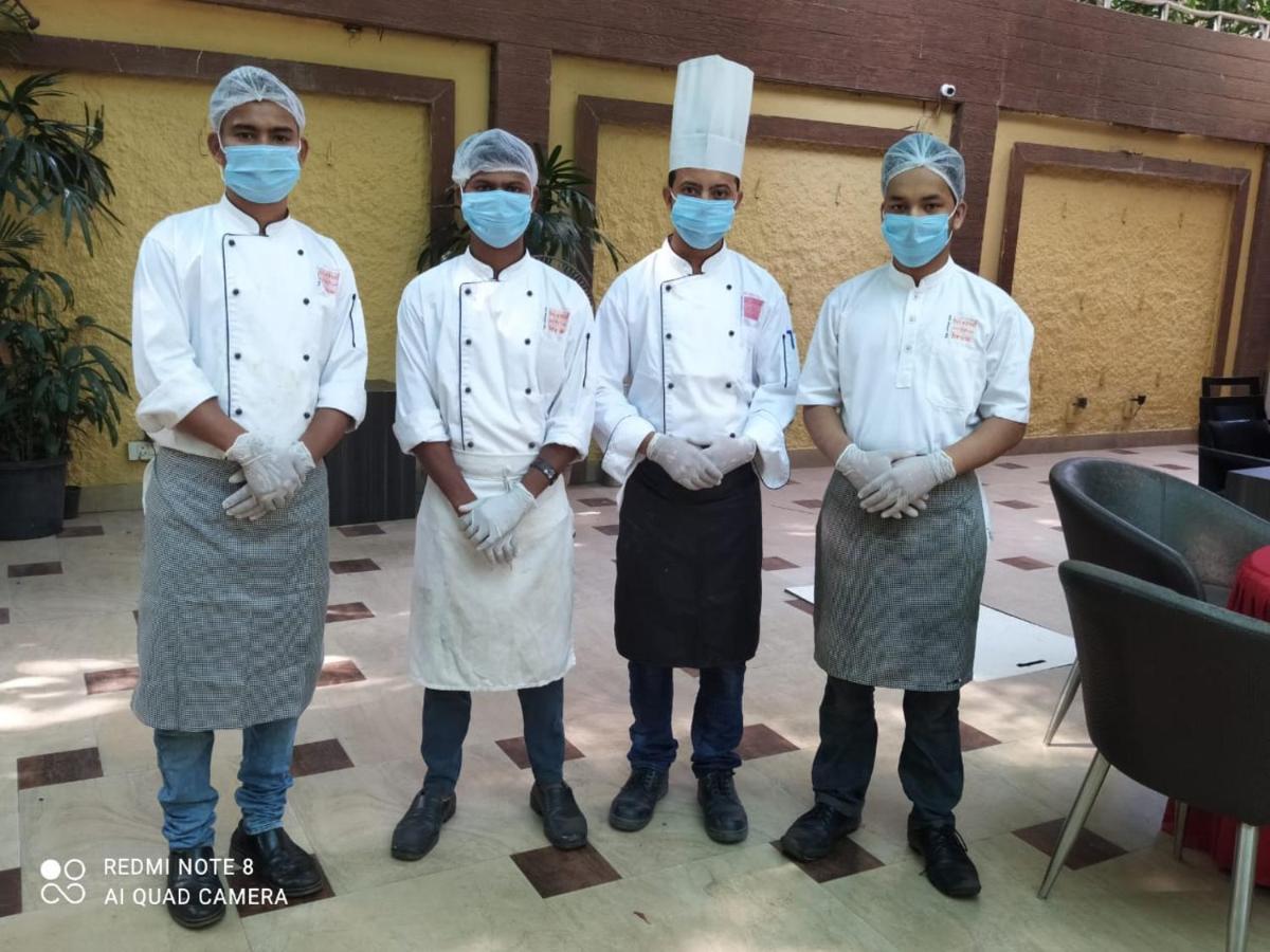 Hotel Plaza Mumbai Dış mekan fotoğraf