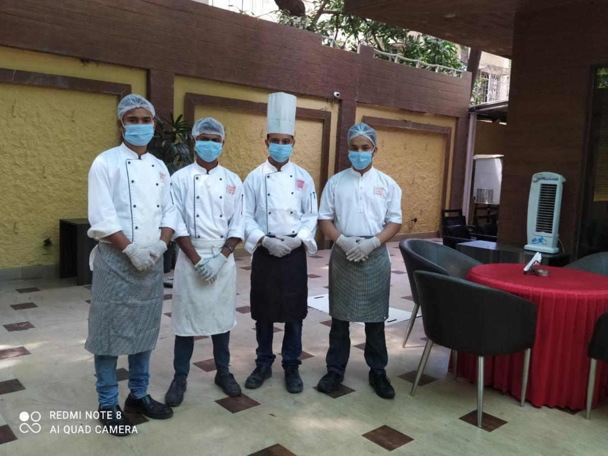 Hotel Plaza Mumbai Dış mekan fotoğraf