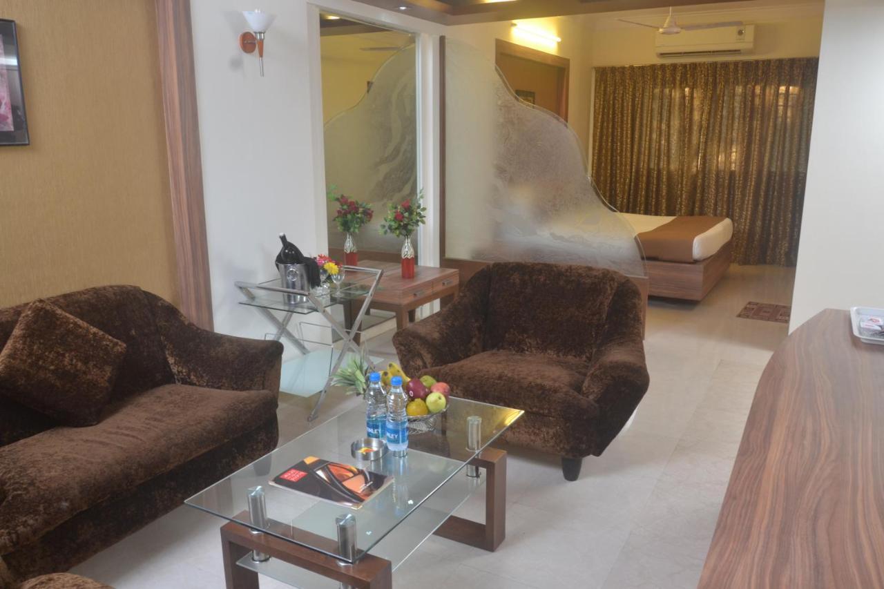 Hotel Plaza Mumbai Dış mekan fotoğraf