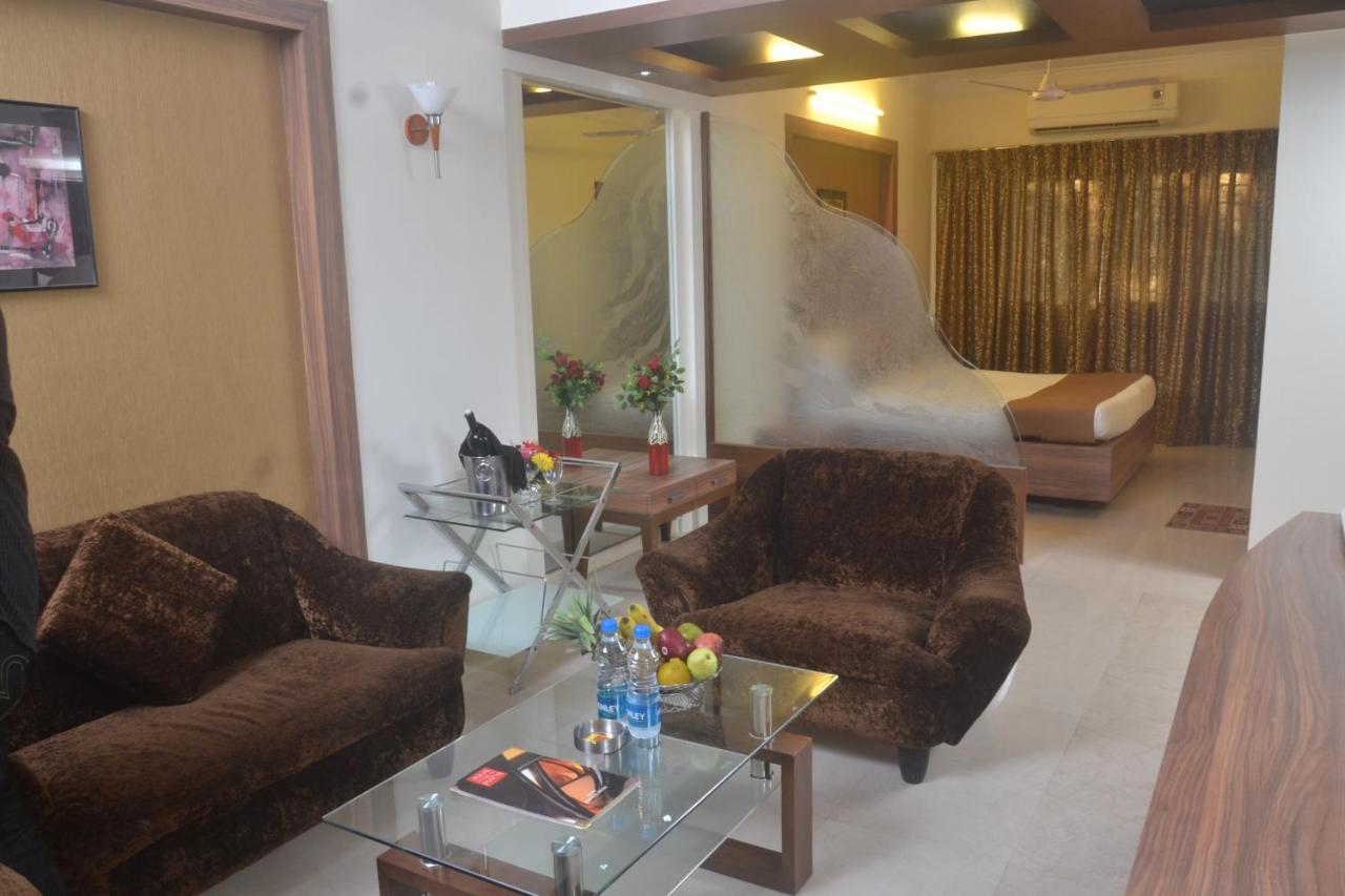Hotel Plaza Mumbai Dış mekan fotoğraf