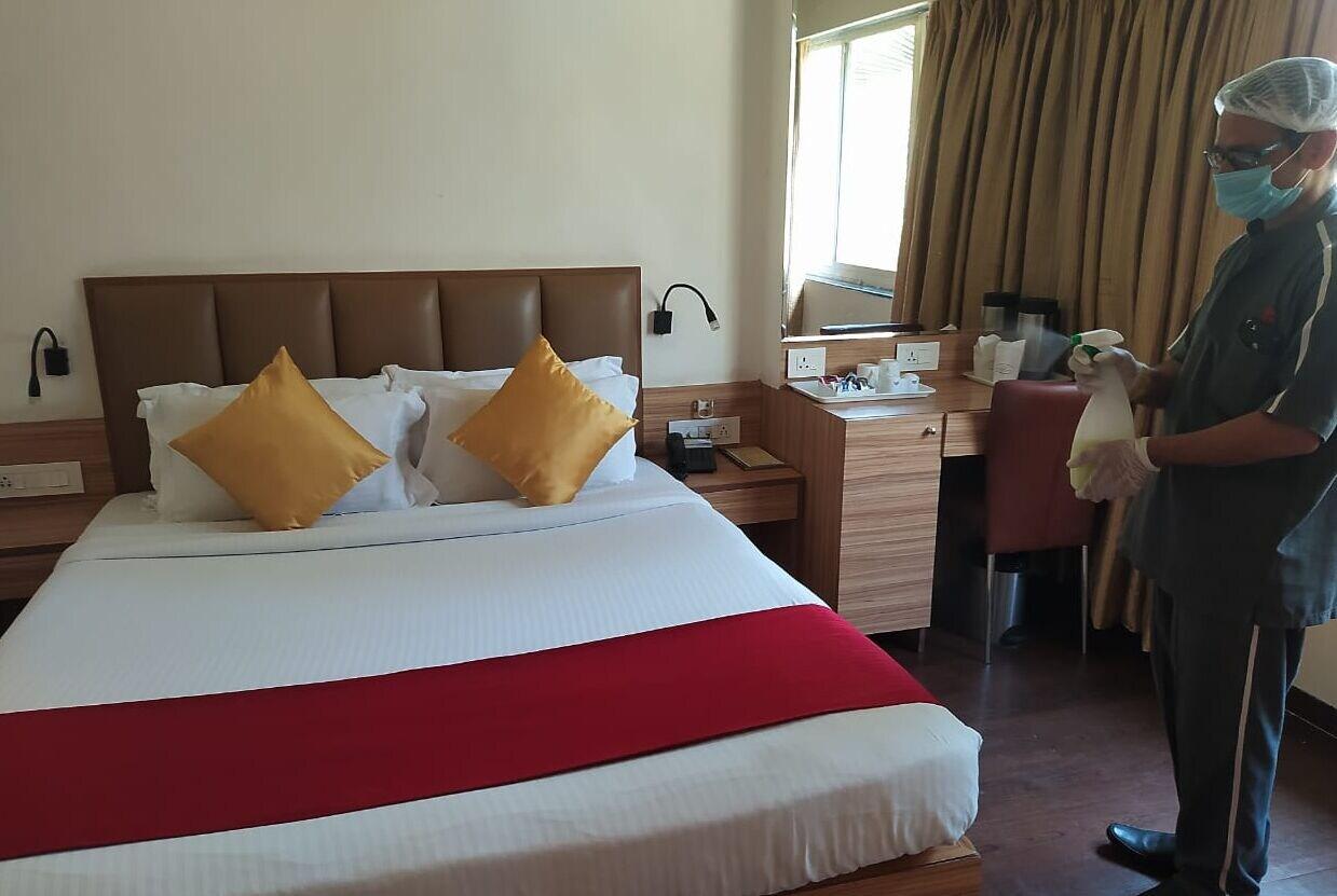 Hotel Plaza Mumbai Dış mekan fotoğraf
