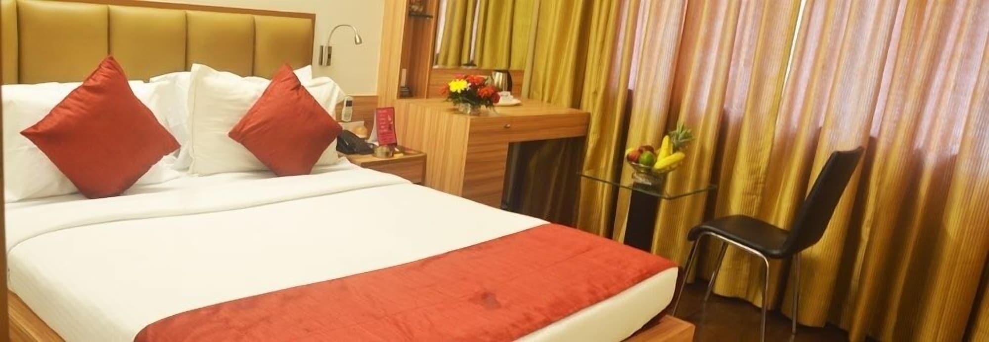Hotel Plaza Mumbai Dış mekan fotoğraf
