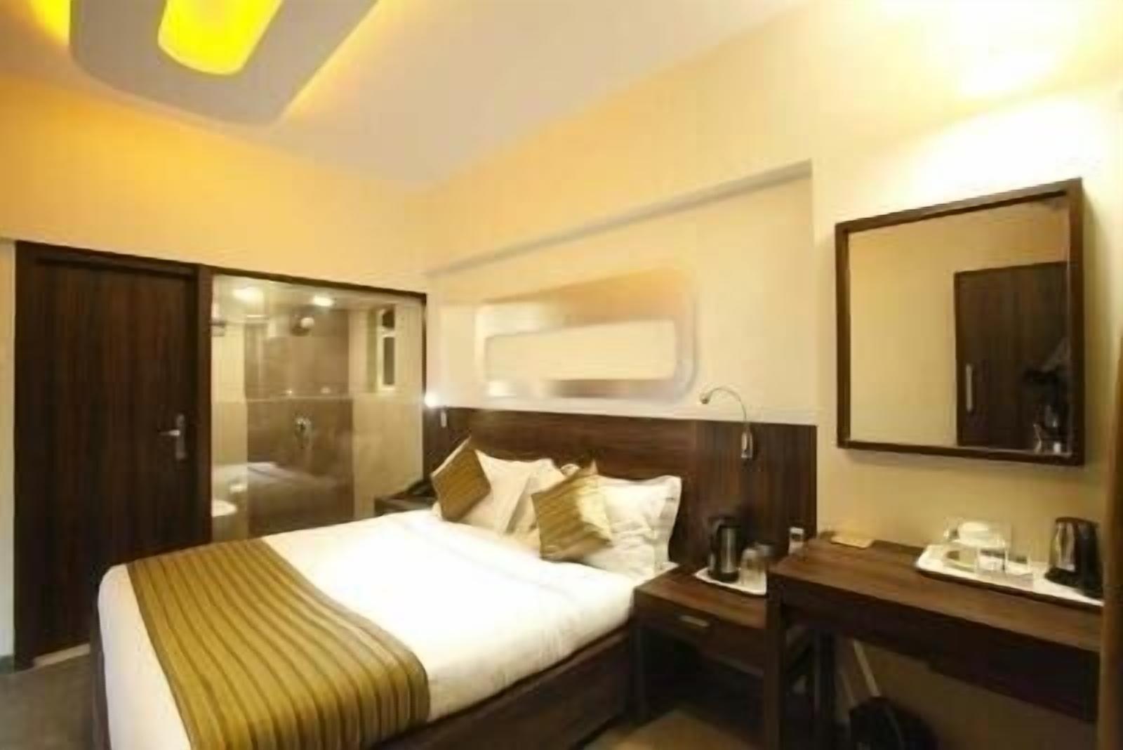 Hotel Plaza Mumbai Dış mekan fotoğraf
