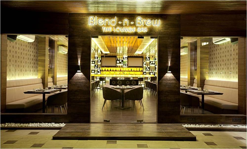 Hotel Plaza Mumbai Dış mekan fotoğraf