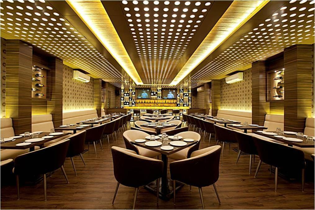 Hotel Plaza Mumbai Dış mekan fotoğraf