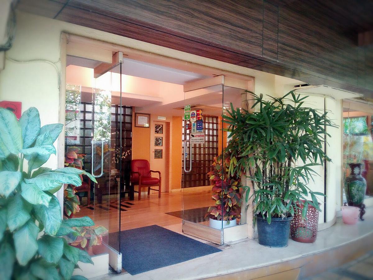 Hotel Plaza Mumbai Dış mekan fotoğraf